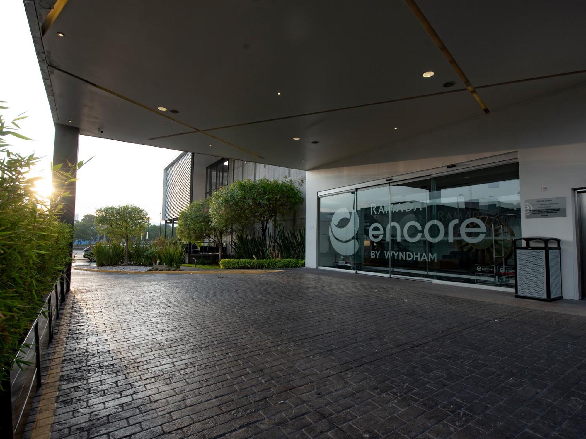 Hotel Ramada Encore By Wyndham Queretaro