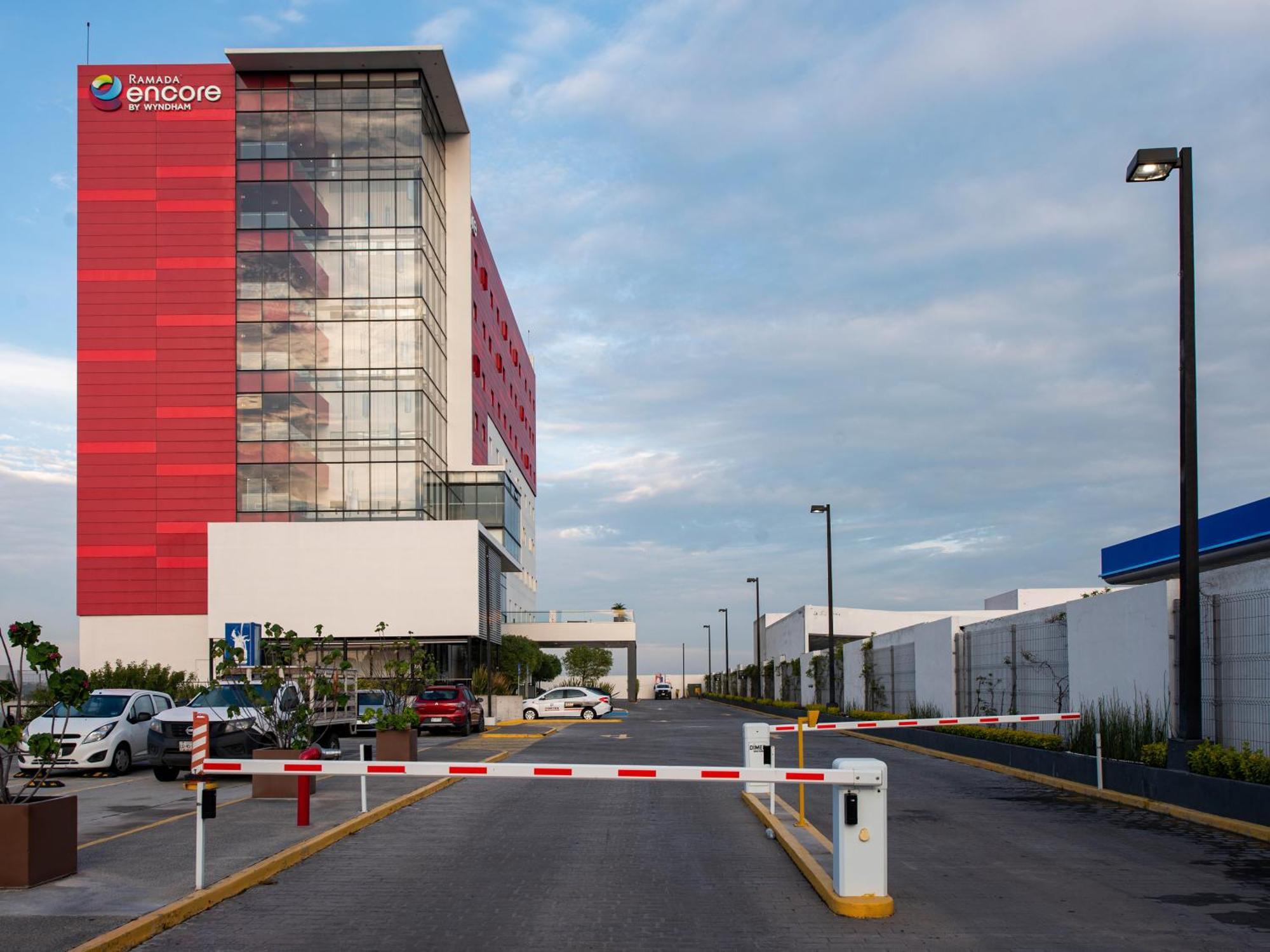 Hotel Ramada Encore By Wyndham Queretaro 4*