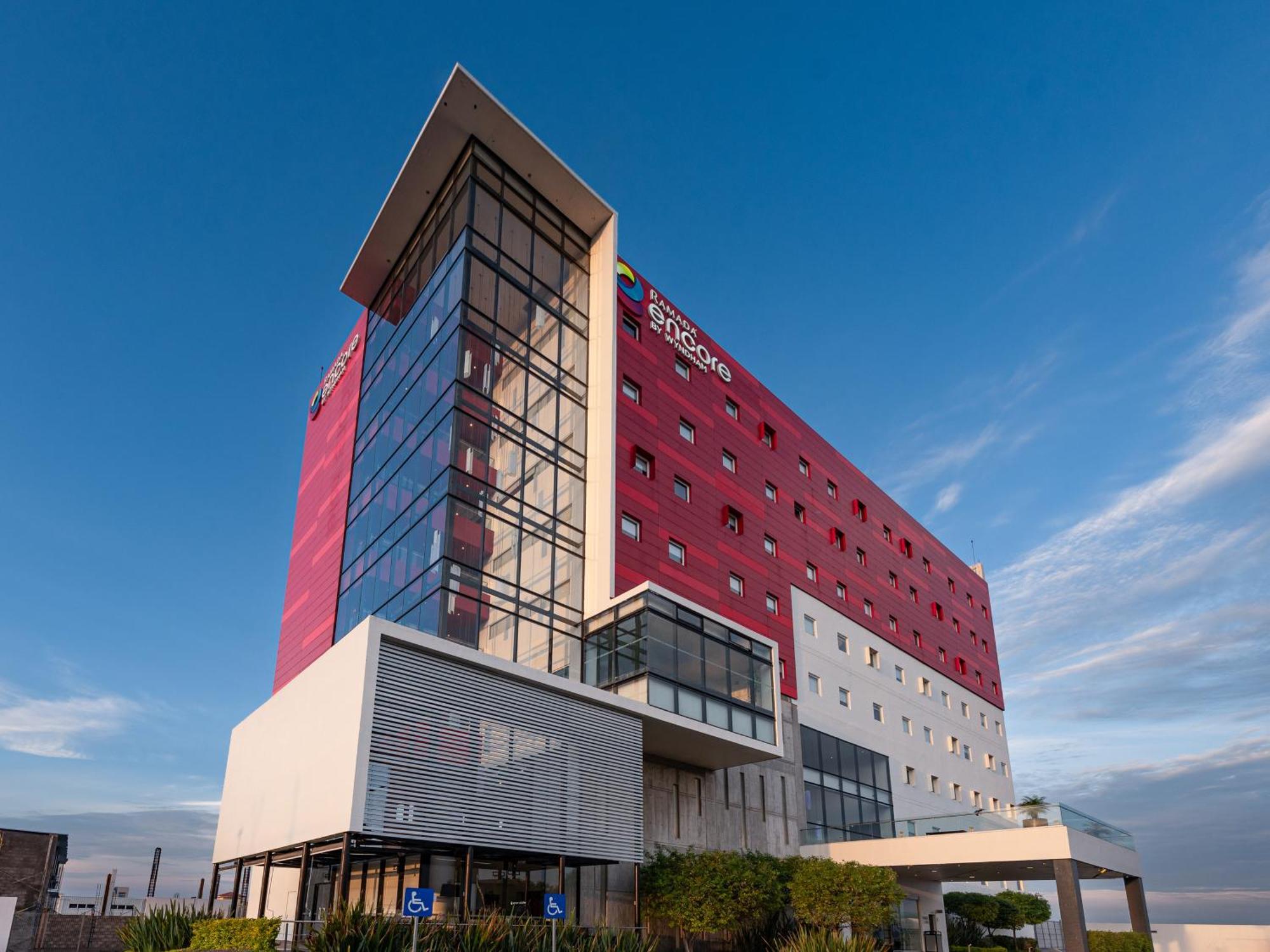 Hotel Ramada Encore By Wyndham Queretaro