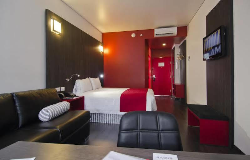 Ramada Encore By Wyndham Queretaro Hotel